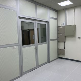 實驗室雙開門